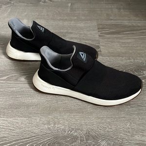 Reebok slip on tennis shoes, like new